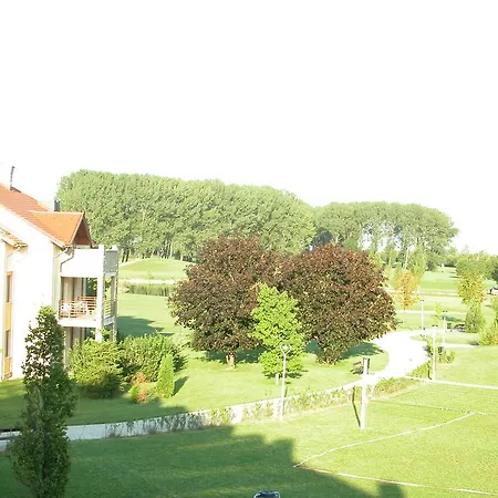 Apartamento Golf Lux Bük